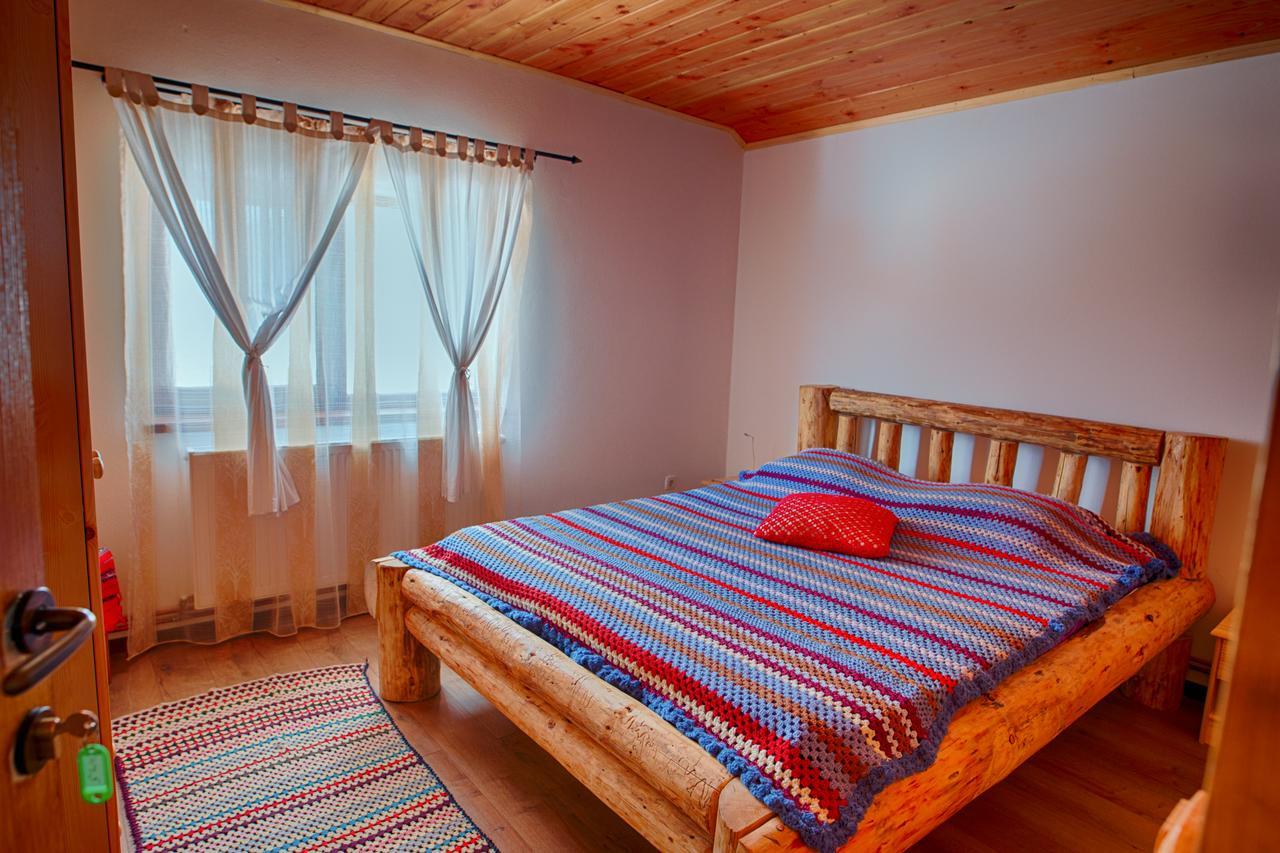מלון Poiana  Casa Din Piatra מראה חיצוני תמונה
