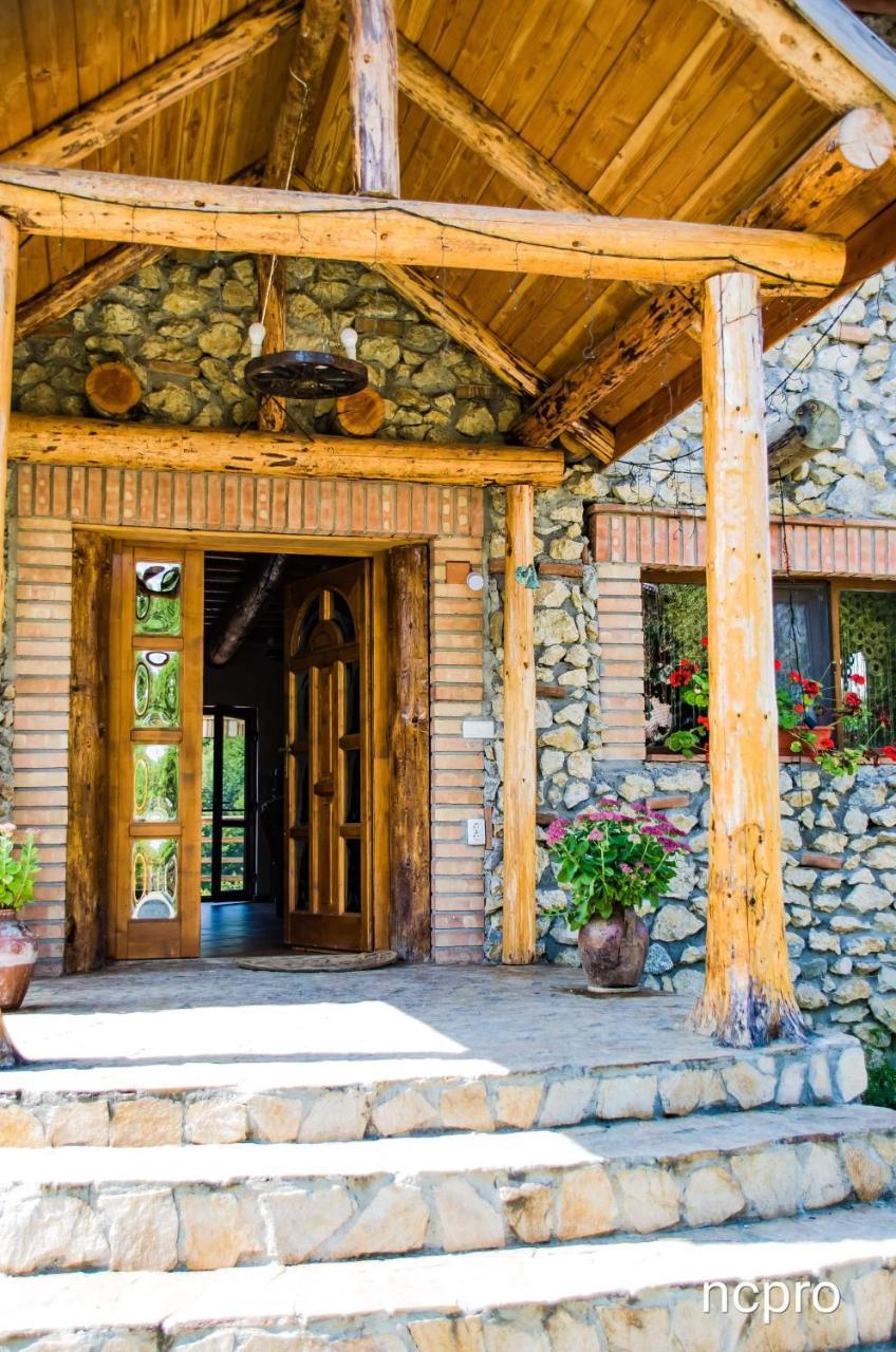 מלון Poiana  Casa Din Piatra מראה חיצוני תמונה